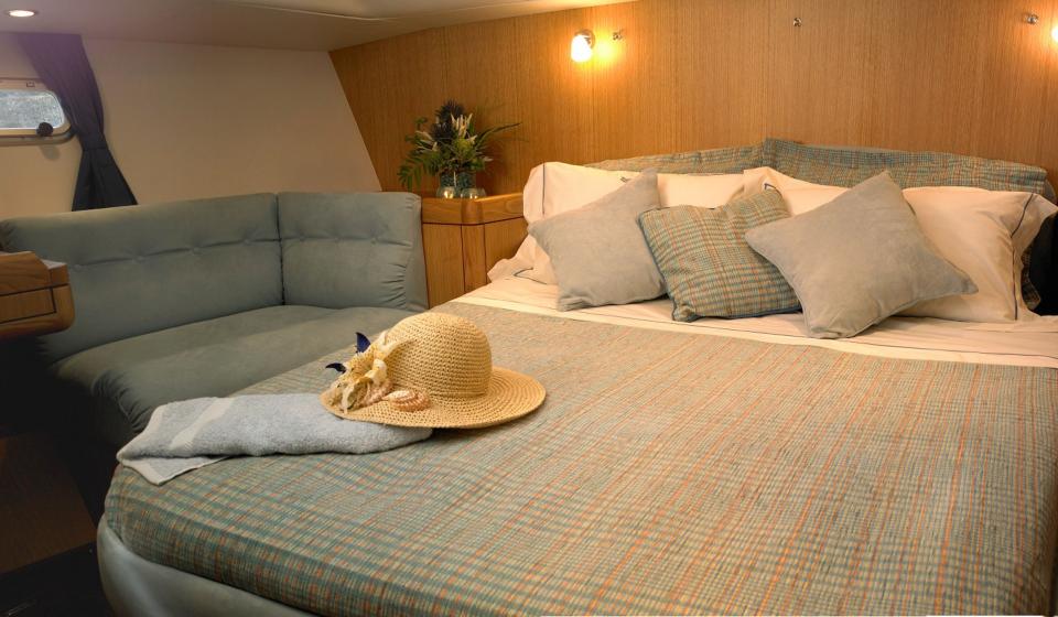 Oyster 46 Master Cabin v2