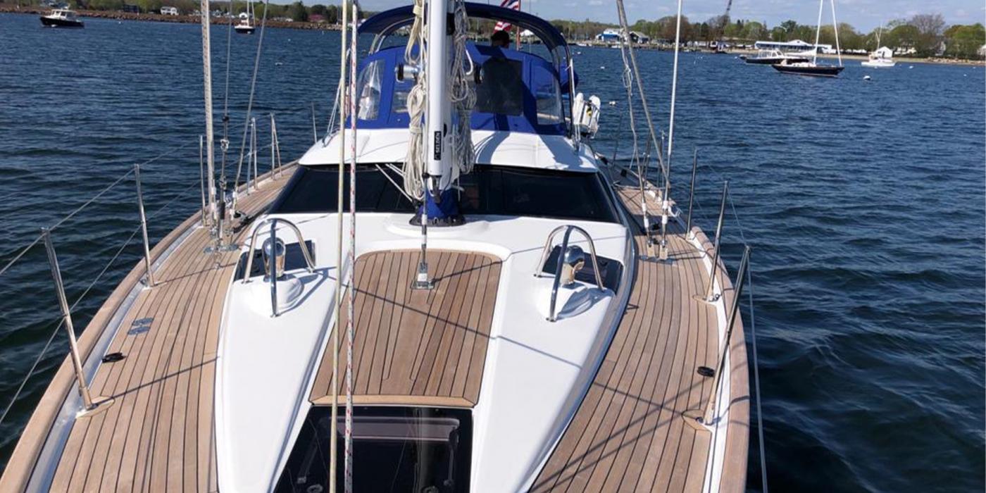 Oyster 475 Foredeck