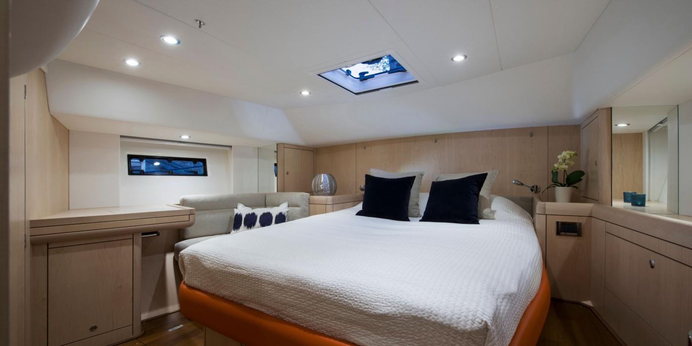 Oyster 475 Master Cabin v2