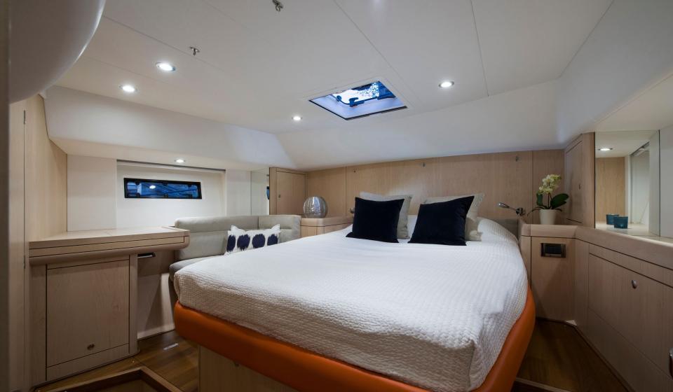 Oyster 475 Master Cabin v2