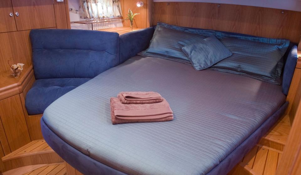 Oyster 485 Master Cabin