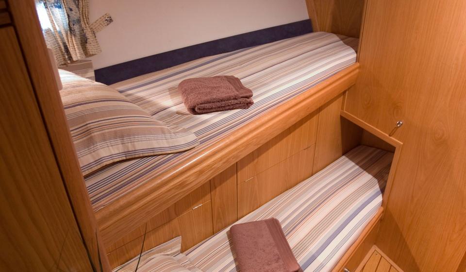 Oyster 485 Twin Cabin