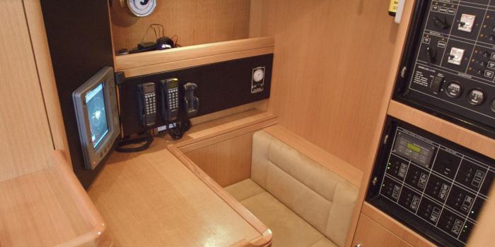 Oyster 49 Chart Table