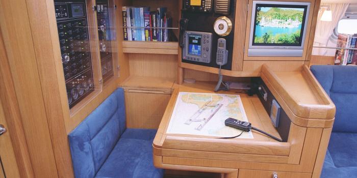 Oyster 53 Chart Table