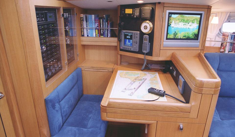 Oyster 53 Chart Table