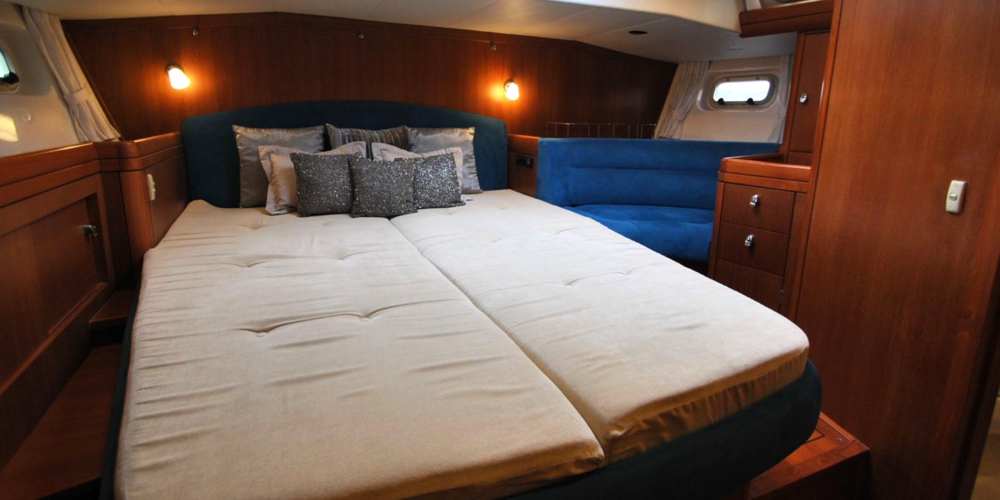 Oyster 53 Jarina Gallery 1