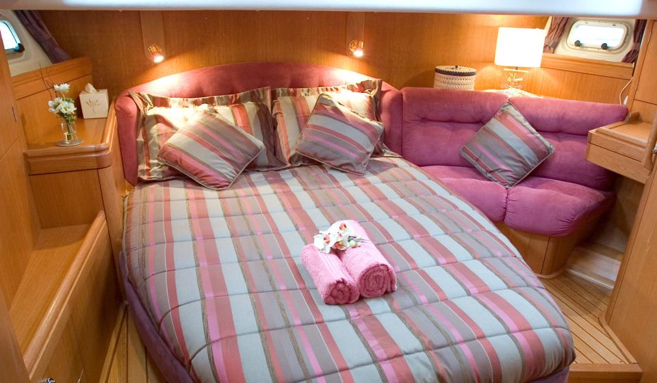 Oyster 55 Master Cabin v2