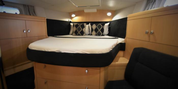 Oyster 56 Fwd Dbl Cabin