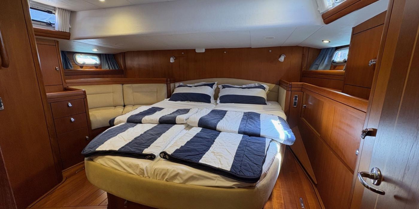 Oyster 56 Gallery 2 1 v2