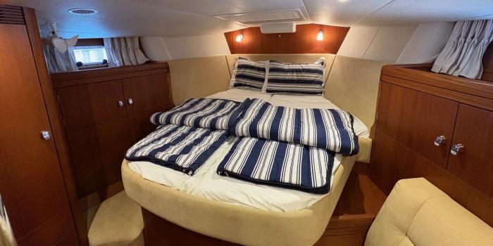 Oyster 56 Gallery 2 5 v2