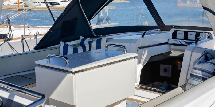 Oyster 565 Gallery 11