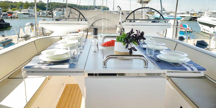 Oyster 565 Gallery 12