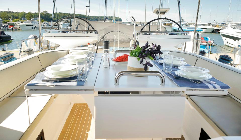 Oyster 565 Gallery 12