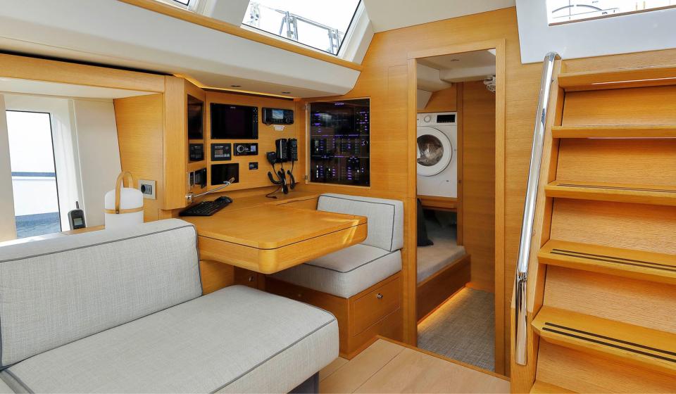 Oyster 565 Gallery 14