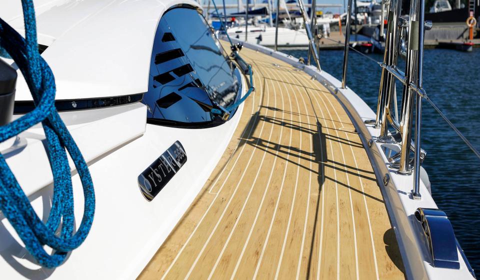 Oyster 565 Gallery 15