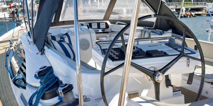 Oyster 565 Gallery 2