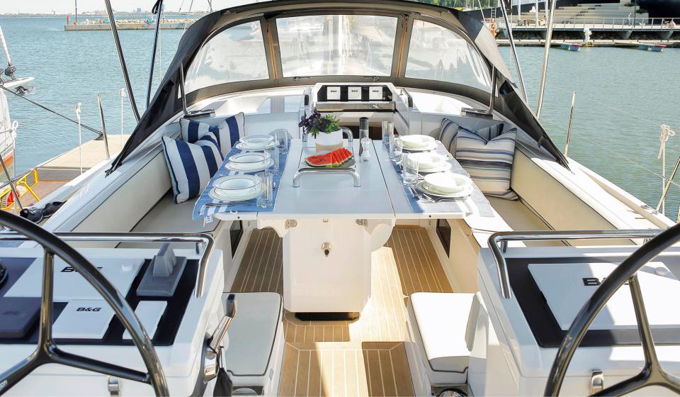 Oyster 565 Gallery 4