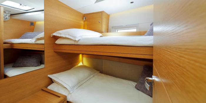 Oyster 565 Gallery 8