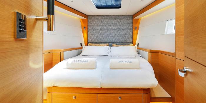 Oyster 565 Gallery 9