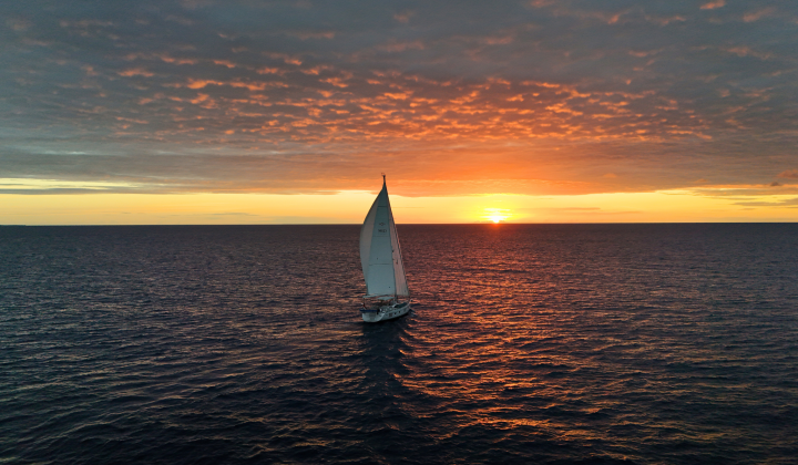 Oyster 565 Hamiruma Sunset Sailing Oyster World Rally French Polynesia