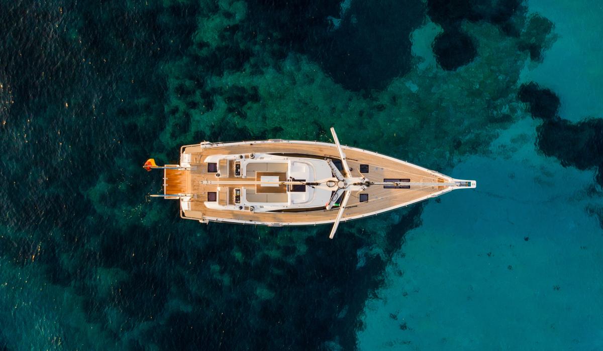 Oyster 565 Series II Exterior Bluewater Sailing 8