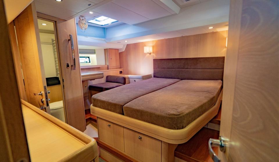 Oyster 575 Cabins