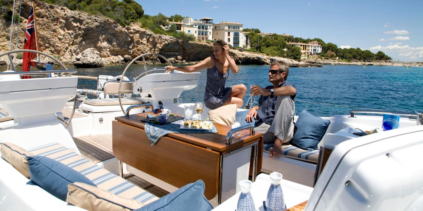 Oyster 575 Cockpit v2