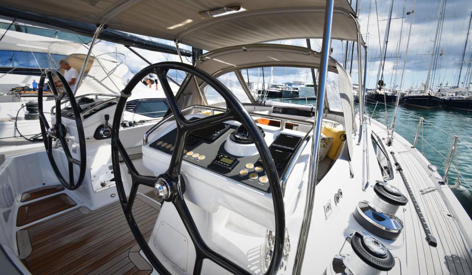 Oyster 575 Dignity Deck 1