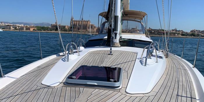 Oyster 575 Foredeck 2