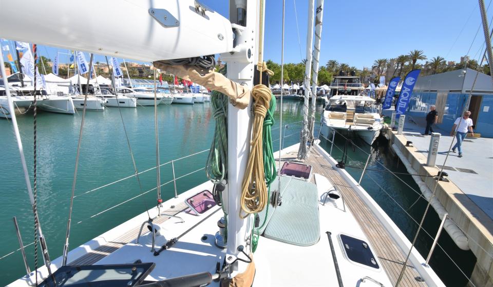 Oyster 575 Foredeck gooseneck