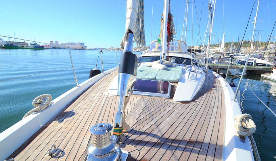 Oyster 575 Foredeck v2