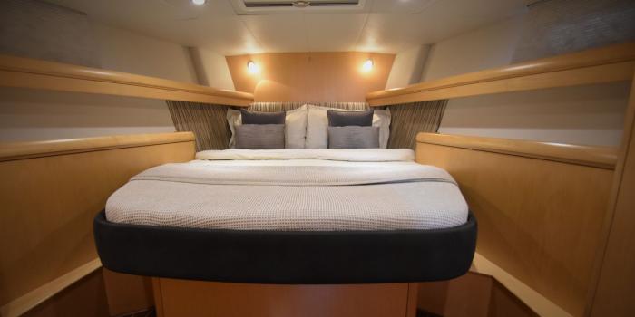 Oyster 575 Forward Double v8