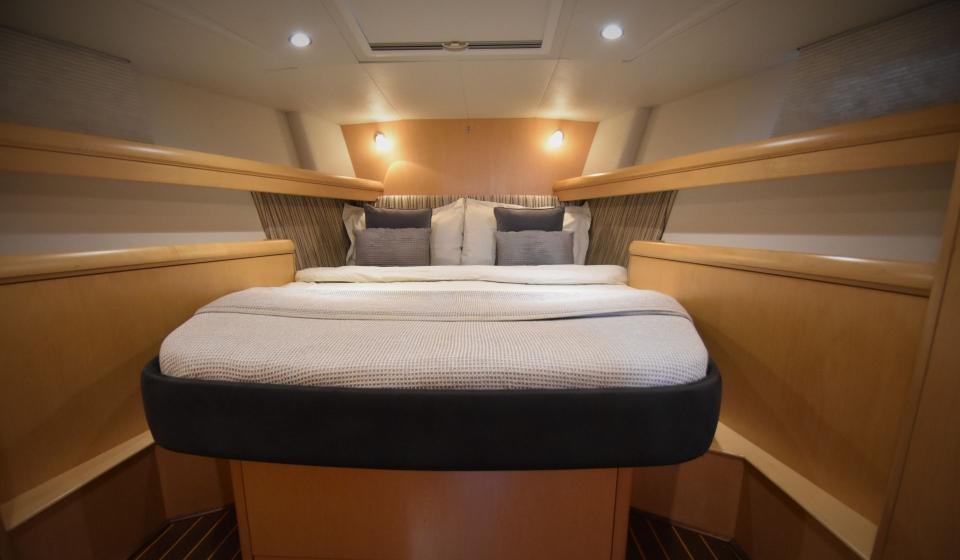 Oyster 575 Forward Double v8