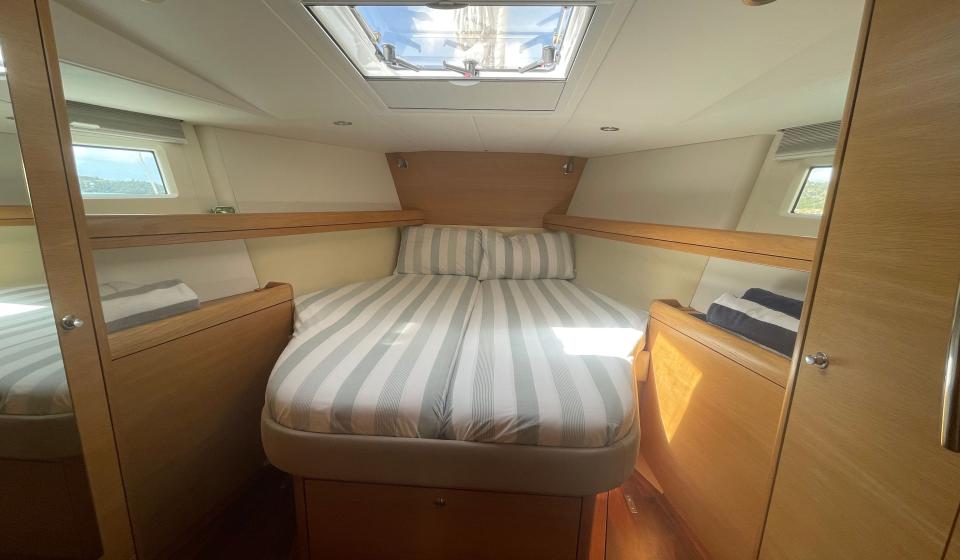 Oyster 575 Forward Double v9