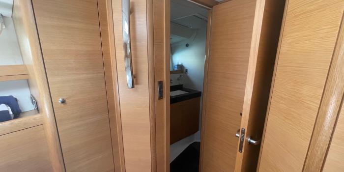 Oyster 575 Forward Head v2