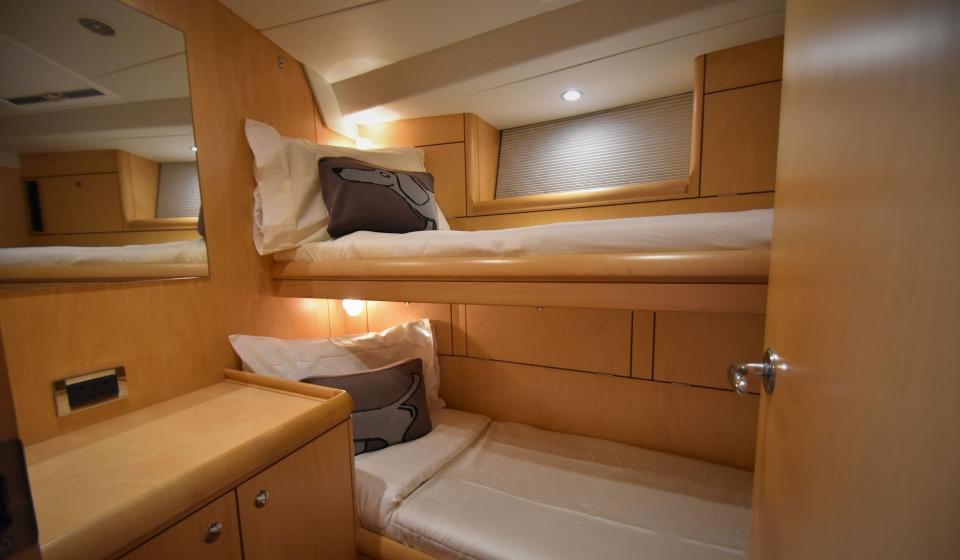 Oyster 575 Forward Twin v3