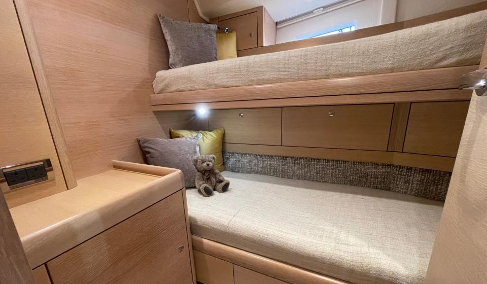 Oyster 575 Gallery 10