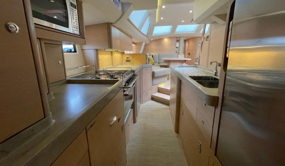 Oyster 575 Gallery 11