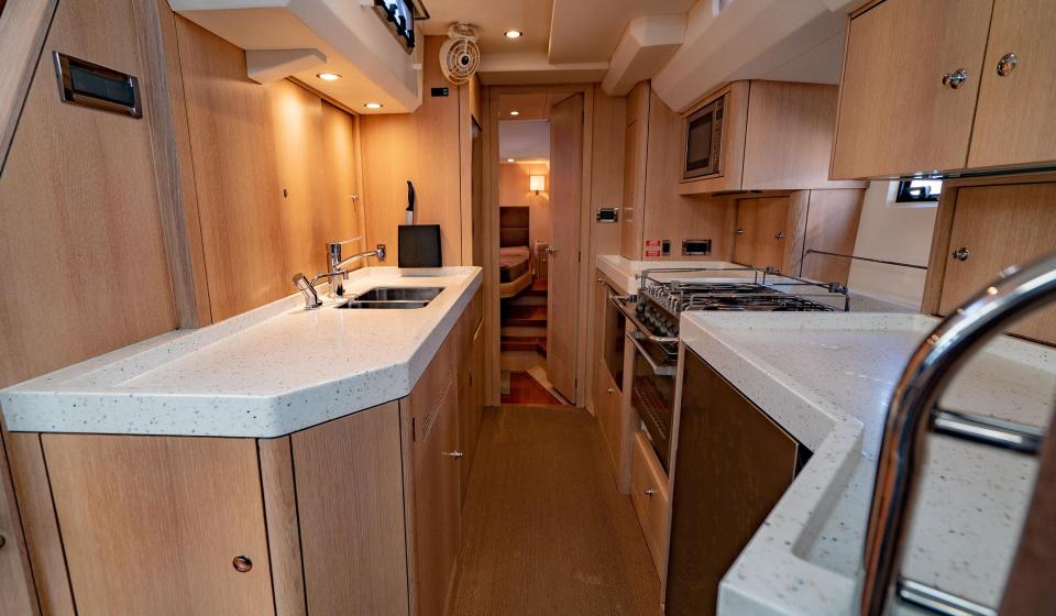 Oyster 575 Galley v12