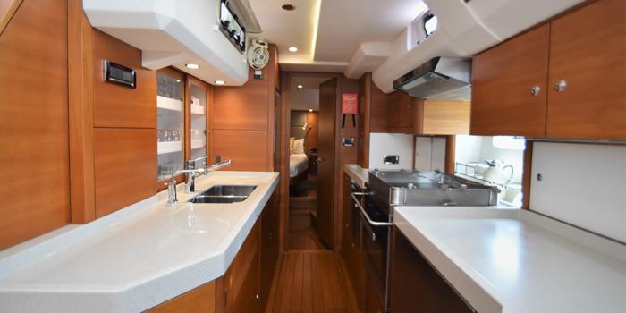 Oyster 575 Galley v4
