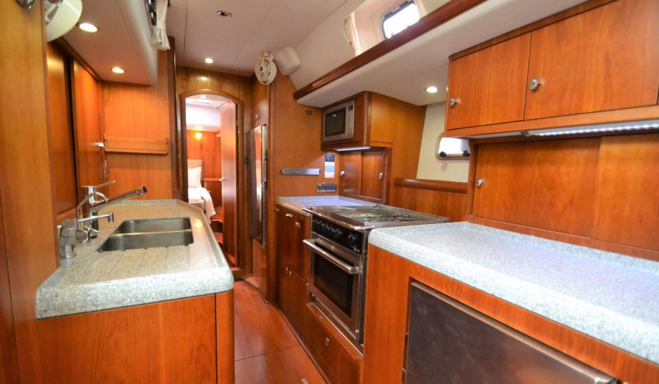 Oyster 575 Galley v8