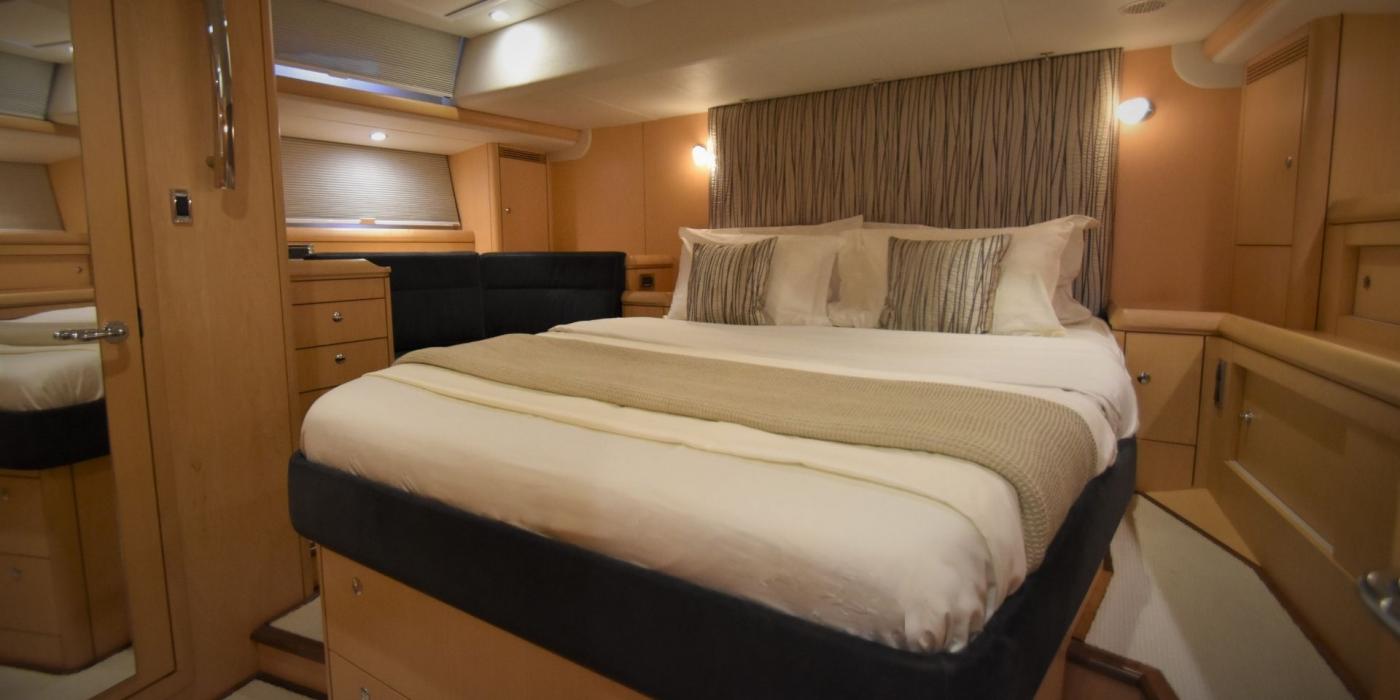 Oyster 575 Master Cabin v11