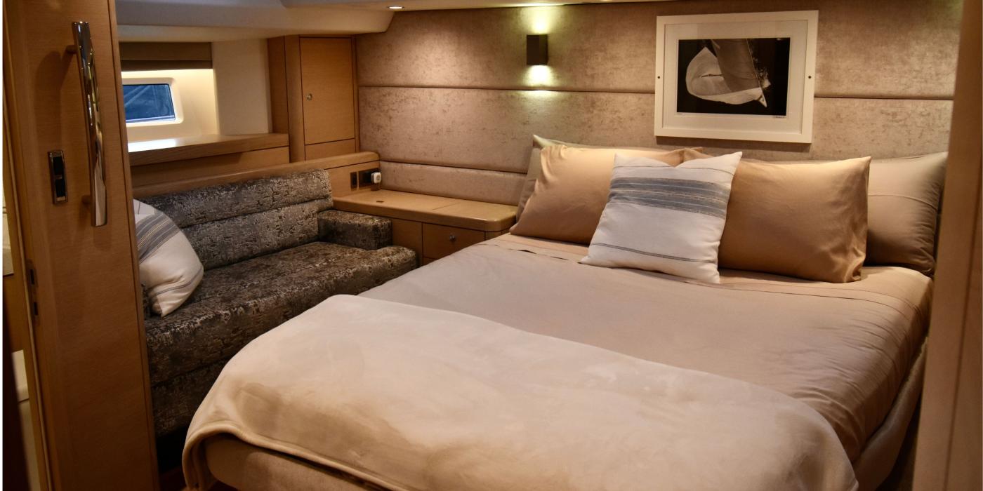 Oyster 575 Owners Cabin