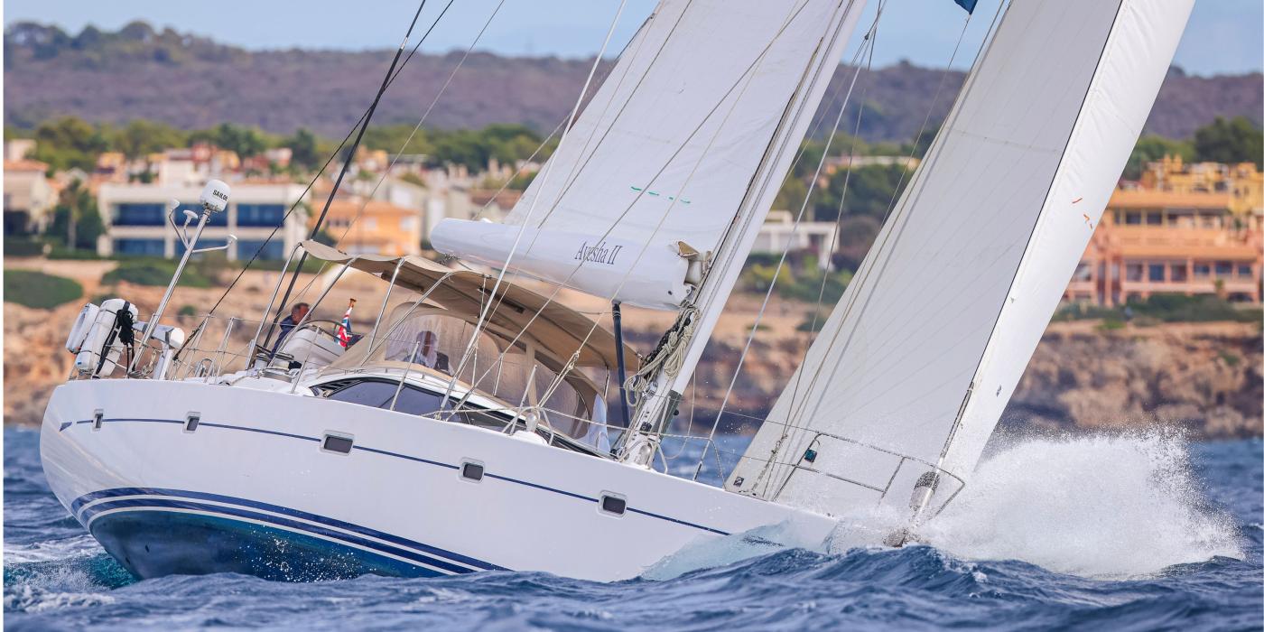 Oyster 575 Sailing 3