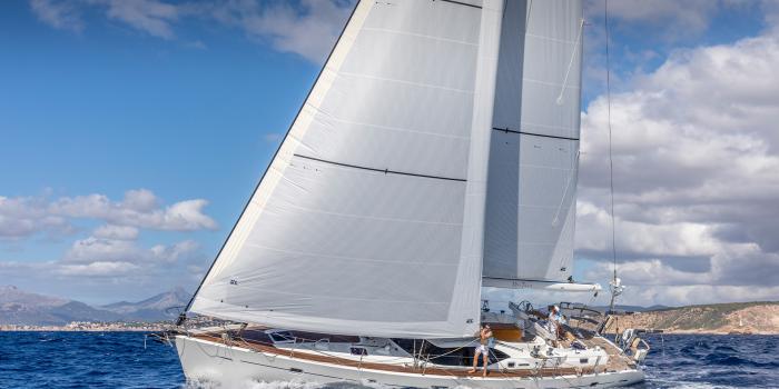 Oyster 575 Sailing v2