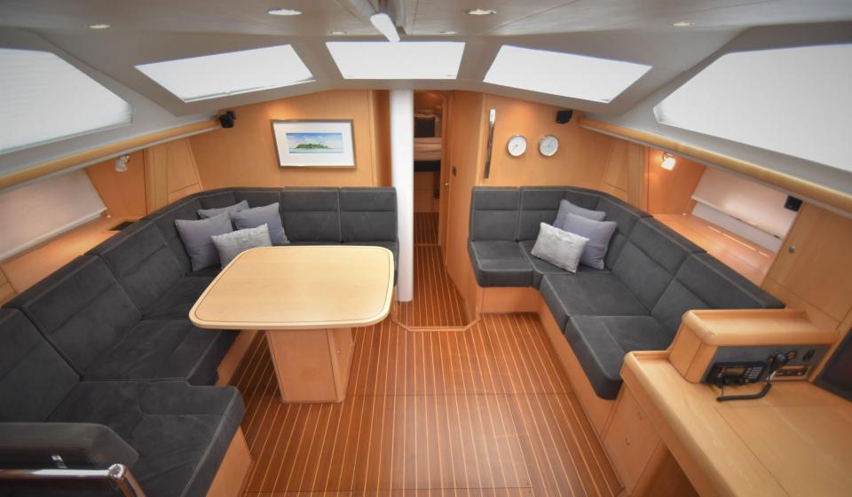 Oyster 575 Saloon v10