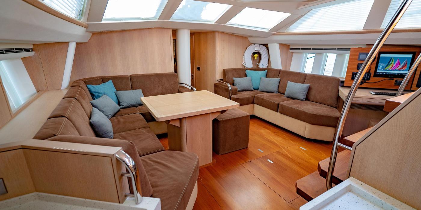 Oyster 575 Saloon v13