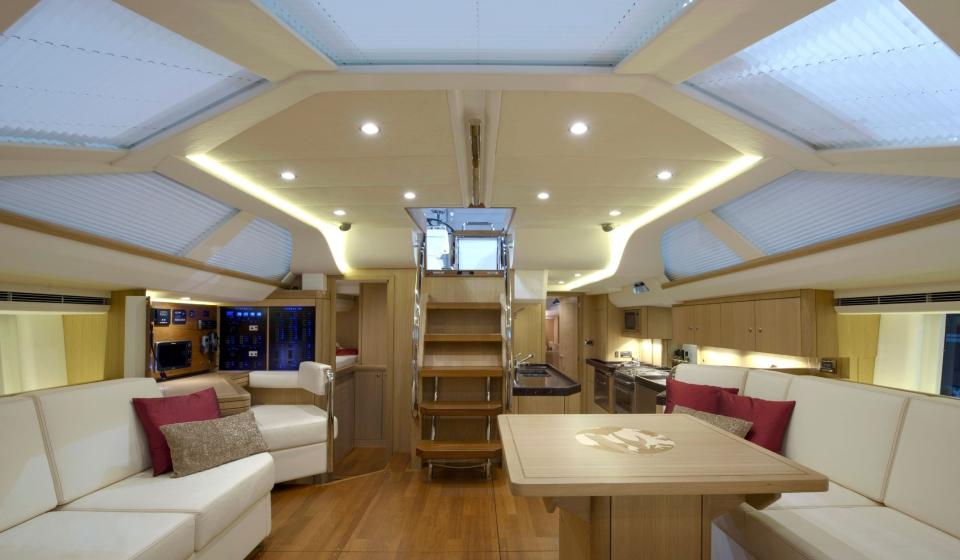 Oyster 575 Saloon v8