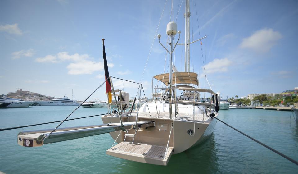 Oyster 575 Transom v2