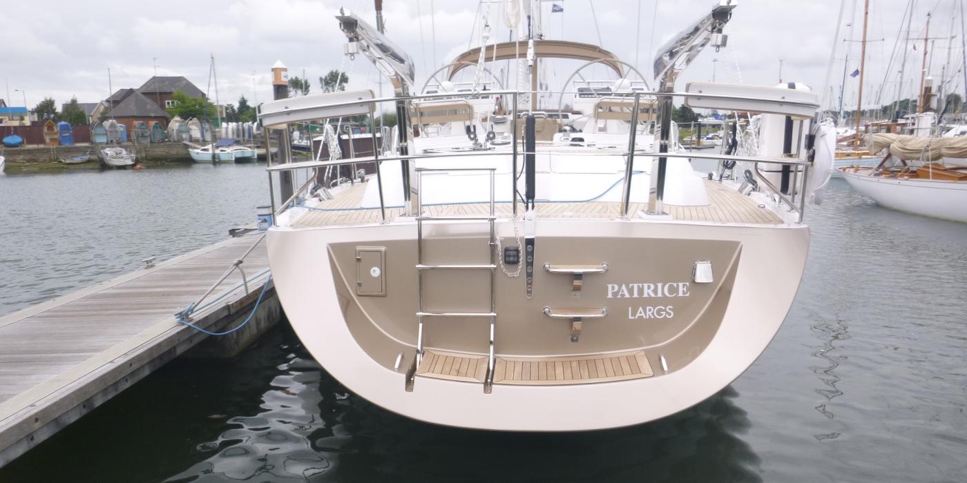 Oyster 575 Transom